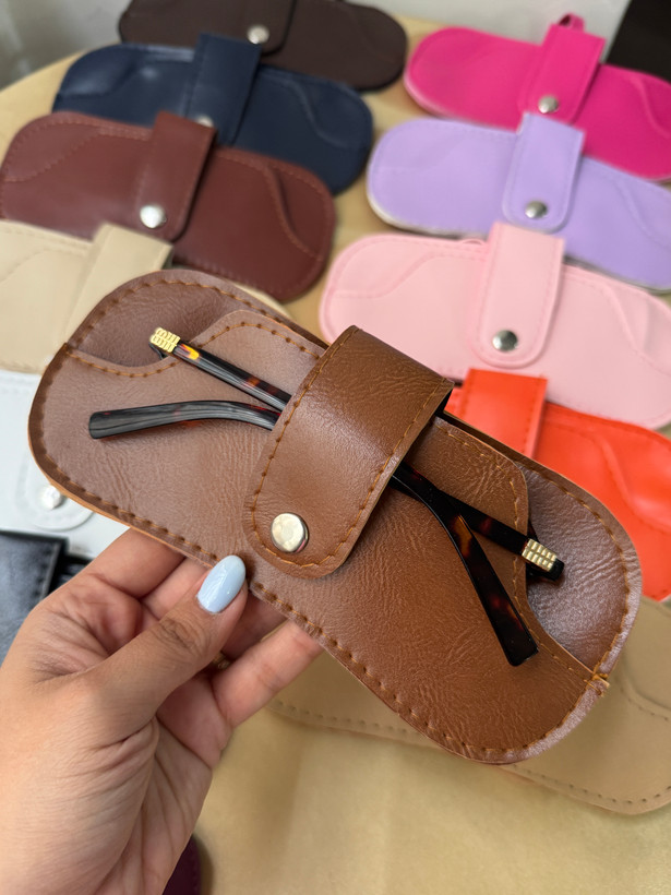 جاعینکی چرمی آویزدار؛محافظ عینک